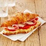sandwich croissant de hojaldre